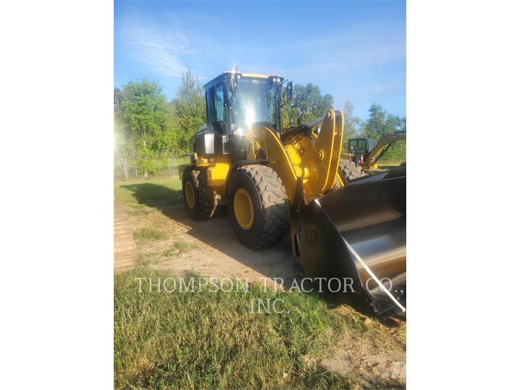CAT 930 Rataslaadurid