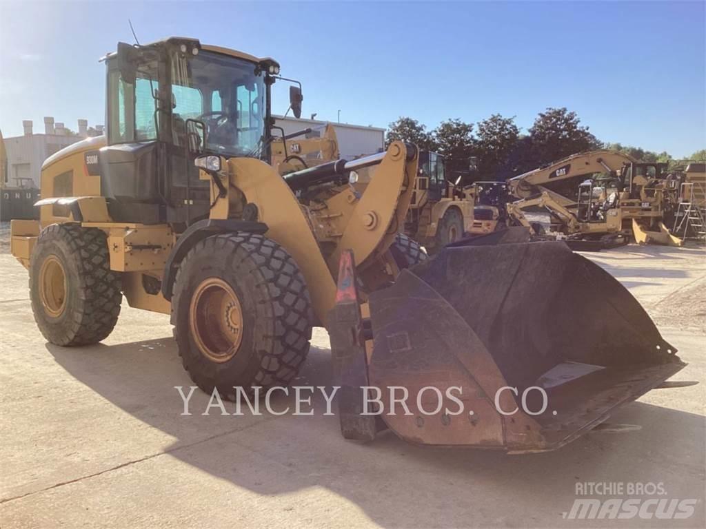 CAT 930M Rataslaadurid