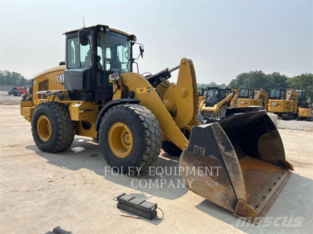 CAT 930M Rataslaadurid