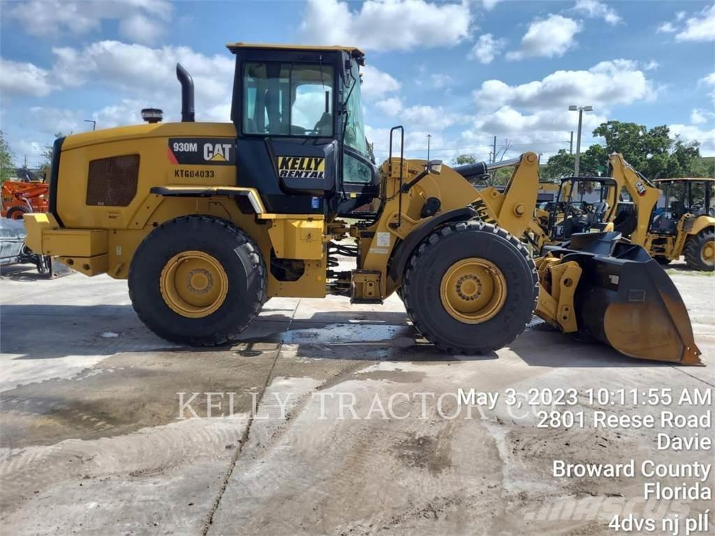 CAT 930M Rataslaadurid