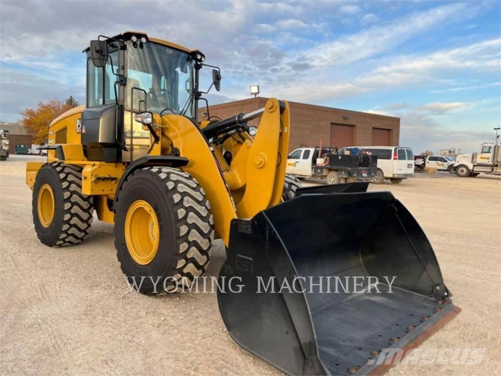 CAT 930M Rataslaadurid