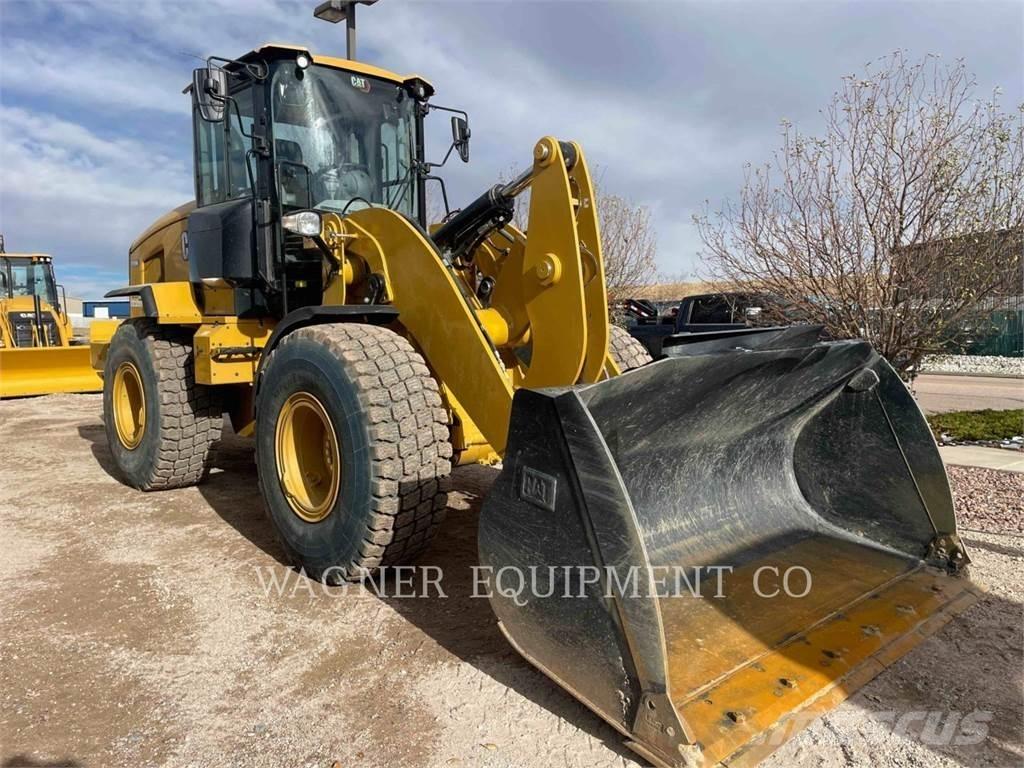 CAT 930M Rataslaadurid