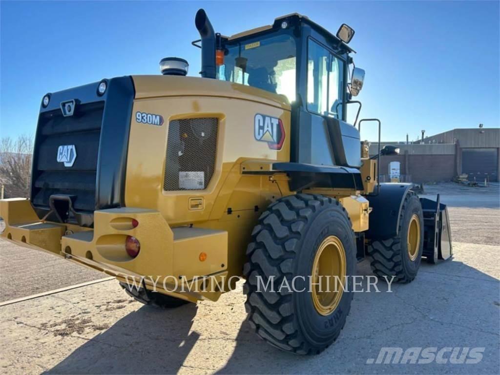 CAT 930M Rataslaadurid