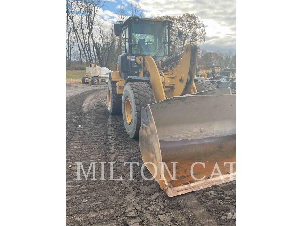 CAT 930M Rataslaadurid
