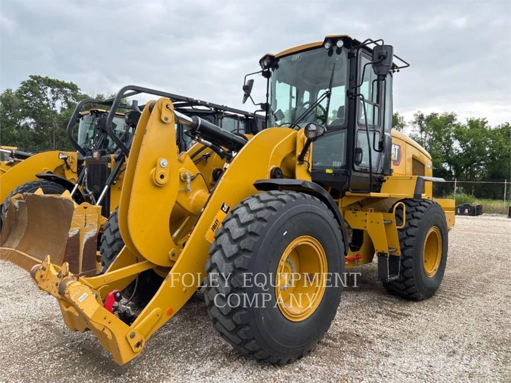 CAT 930M Rataslaadurid