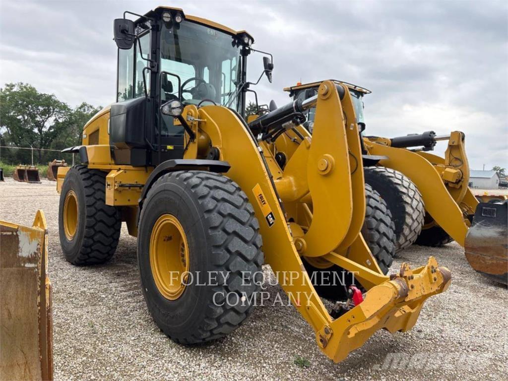 CAT 930M Rataslaadurid
