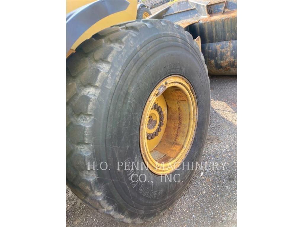 CAT 930M Rataslaadurid