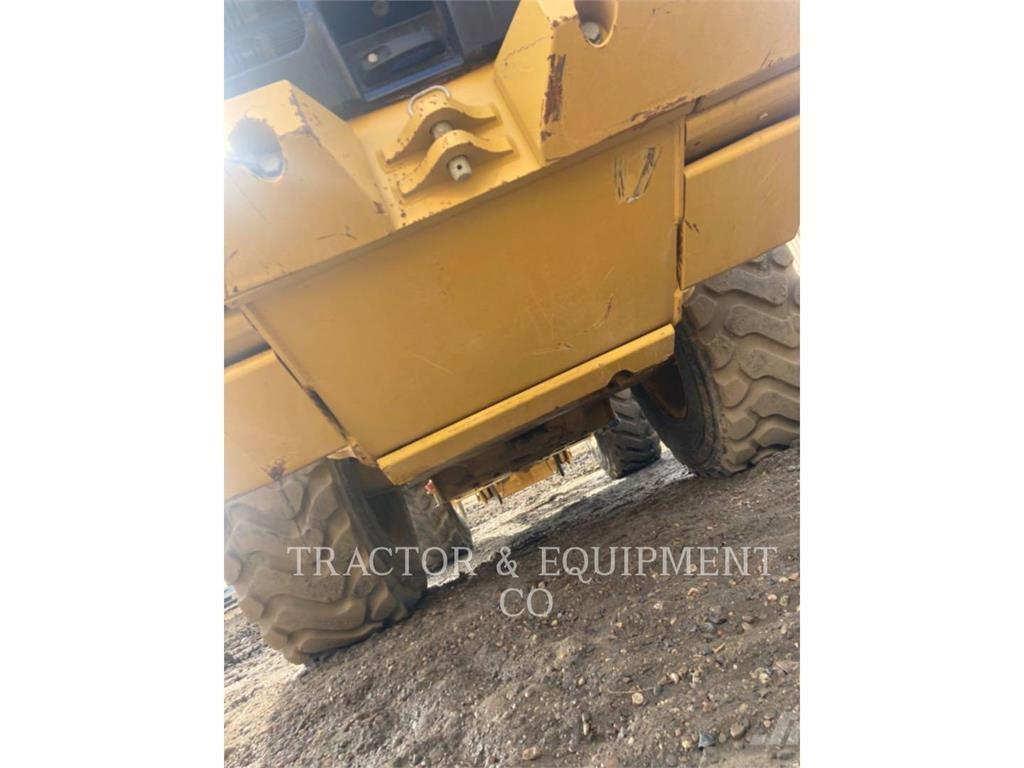 CAT 930M Rataslaadurid
