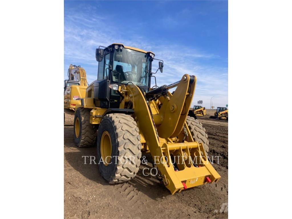 CAT 930M Rataslaadurid