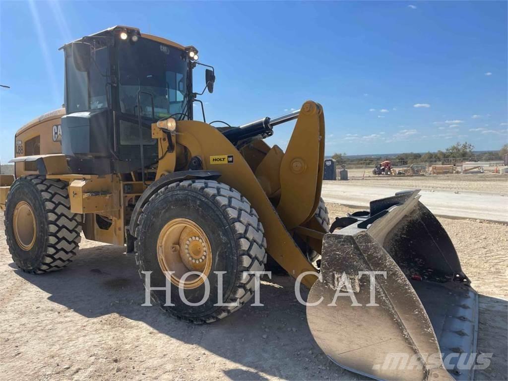 CAT 930M Rataslaadurid