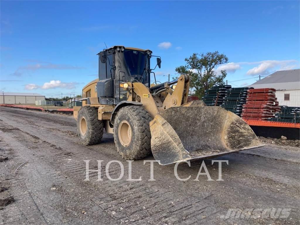 CAT 930M Rataslaadurid