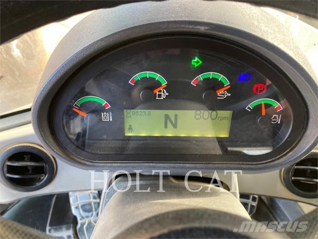 CAT 930M Rataslaadurid