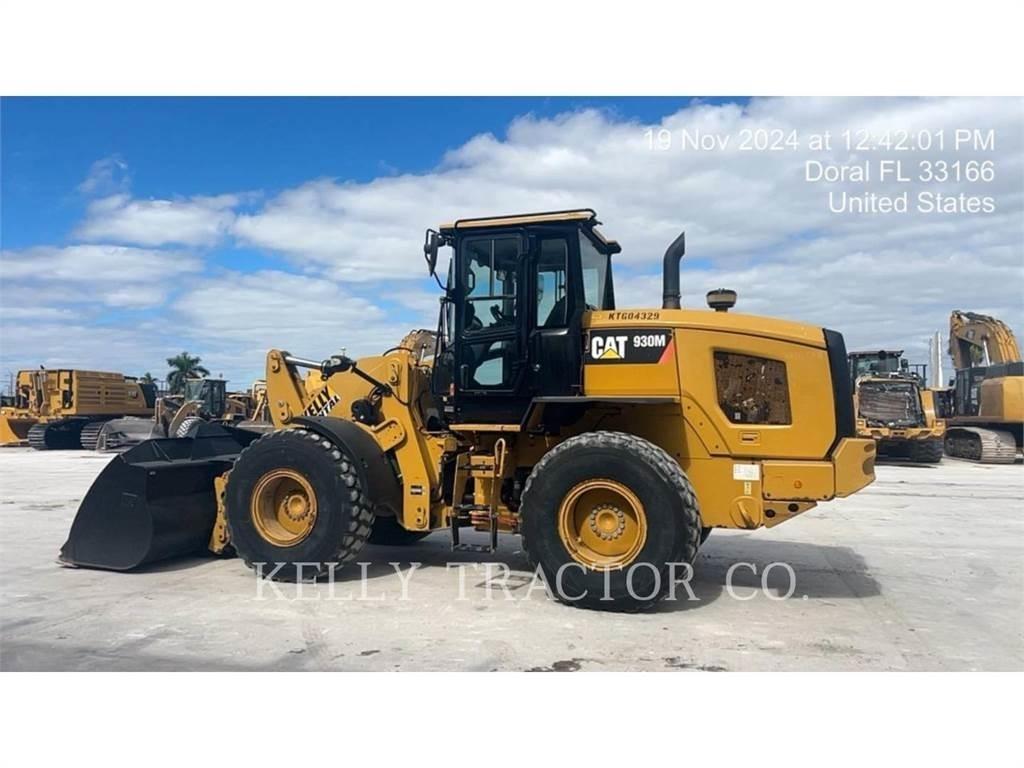 CAT 930M Rataslaadurid