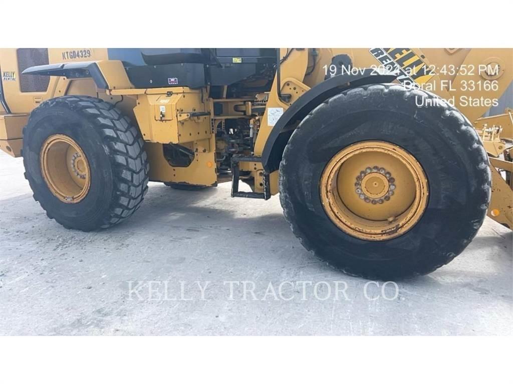CAT 930M Rataslaadurid