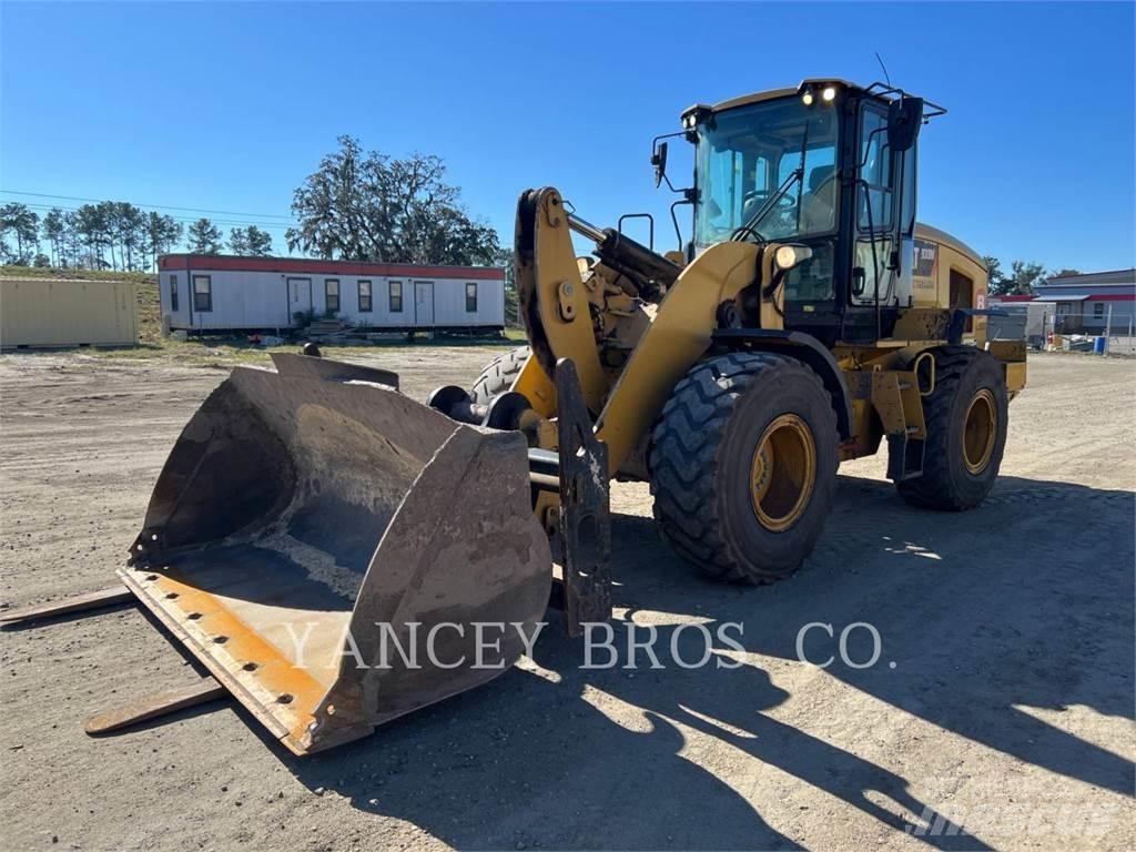CAT 930M Rataslaadurid