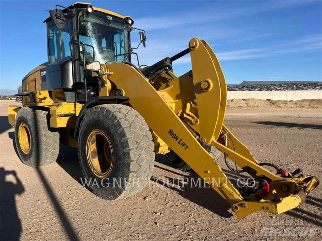 CAT 930M Rataslaadurid