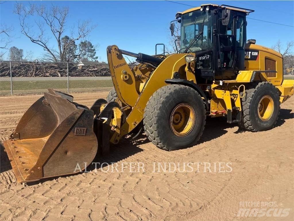 CAT 930M Rataslaadurid