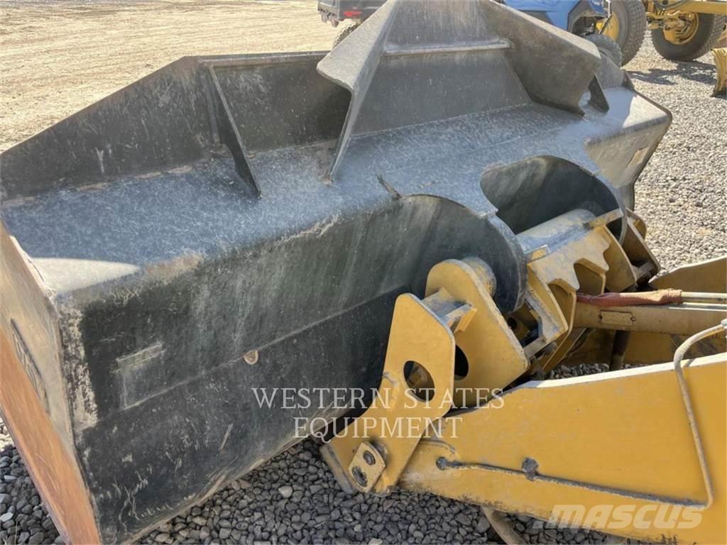 CAT 930M Rataslaadurid