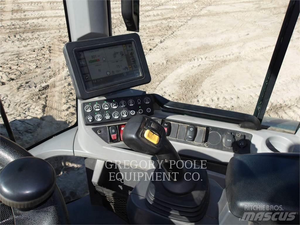 CAT 930M Rataslaadurid