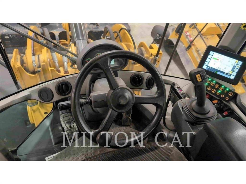 CAT 930M Rataslaadurid
