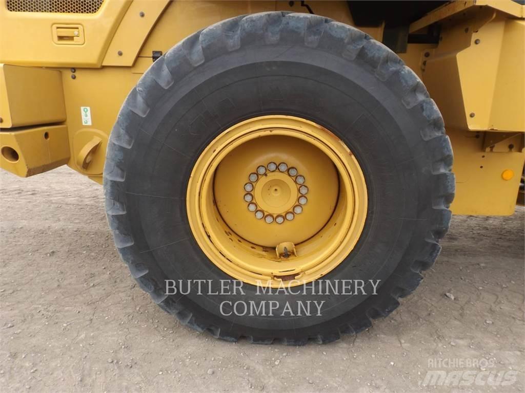 CAT 930M Rataslaadurid