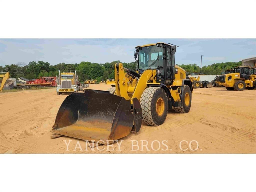CAT 930M Rataslaadurid