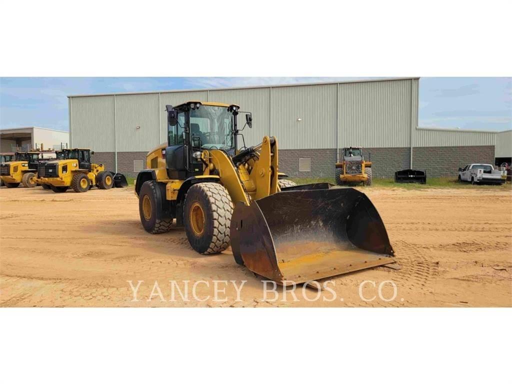 CAT 930M Rataslaadurid