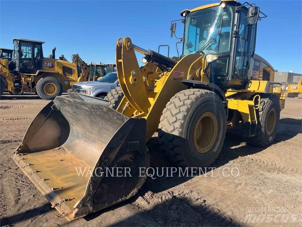 CAT 930M Rataslaadurid