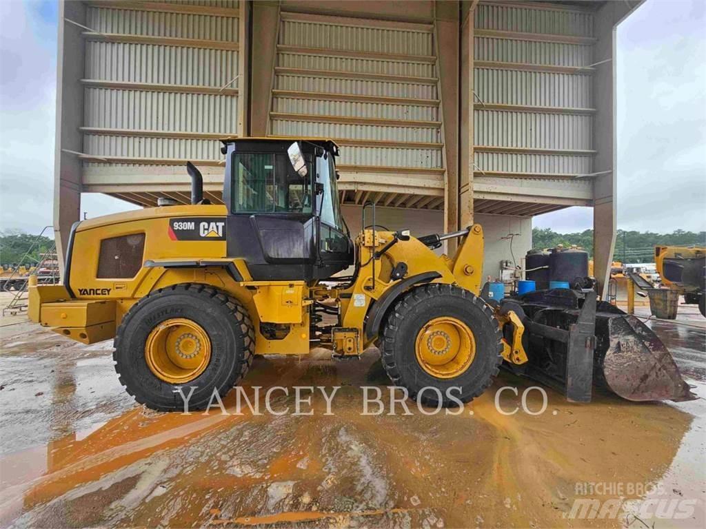 CAT 930M Rataslaadurid