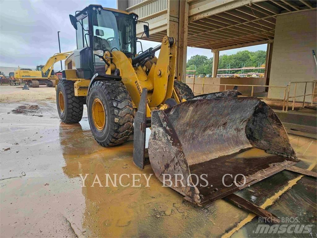 CAT 930M Rataslaadurid