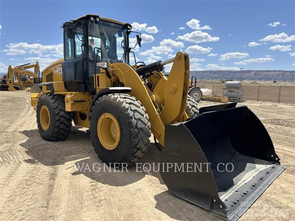 CAT 930M Rataslaadurid