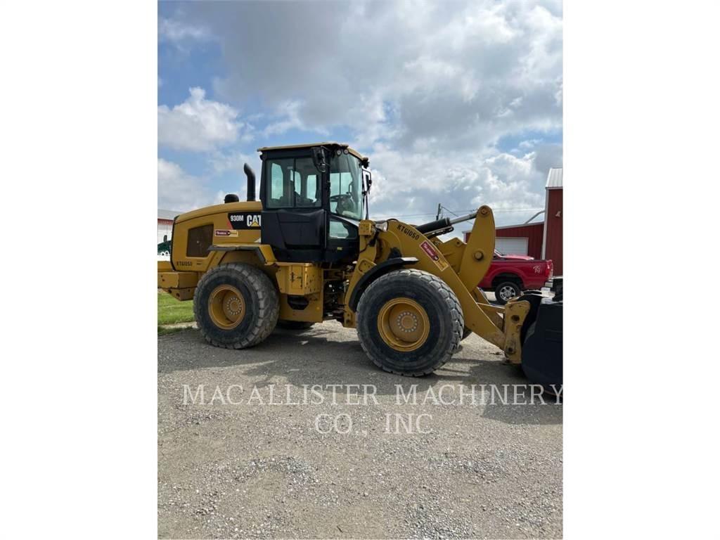 CAT 930M Rataslaadurid
