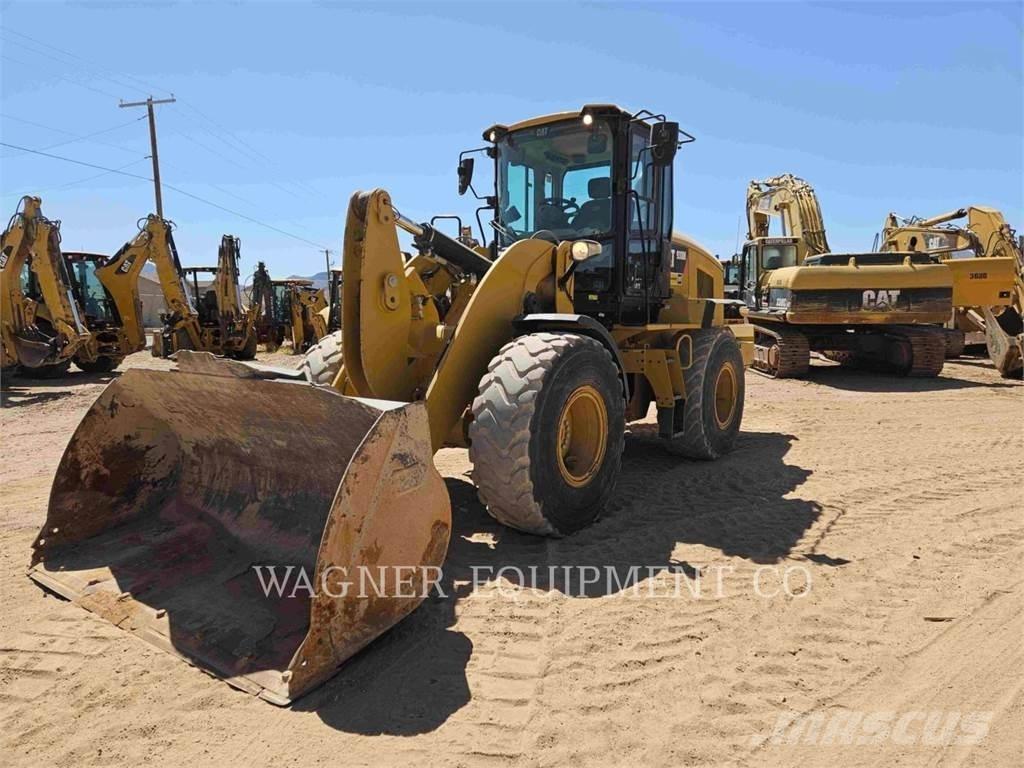 CAT 930M Rataslaadurid
