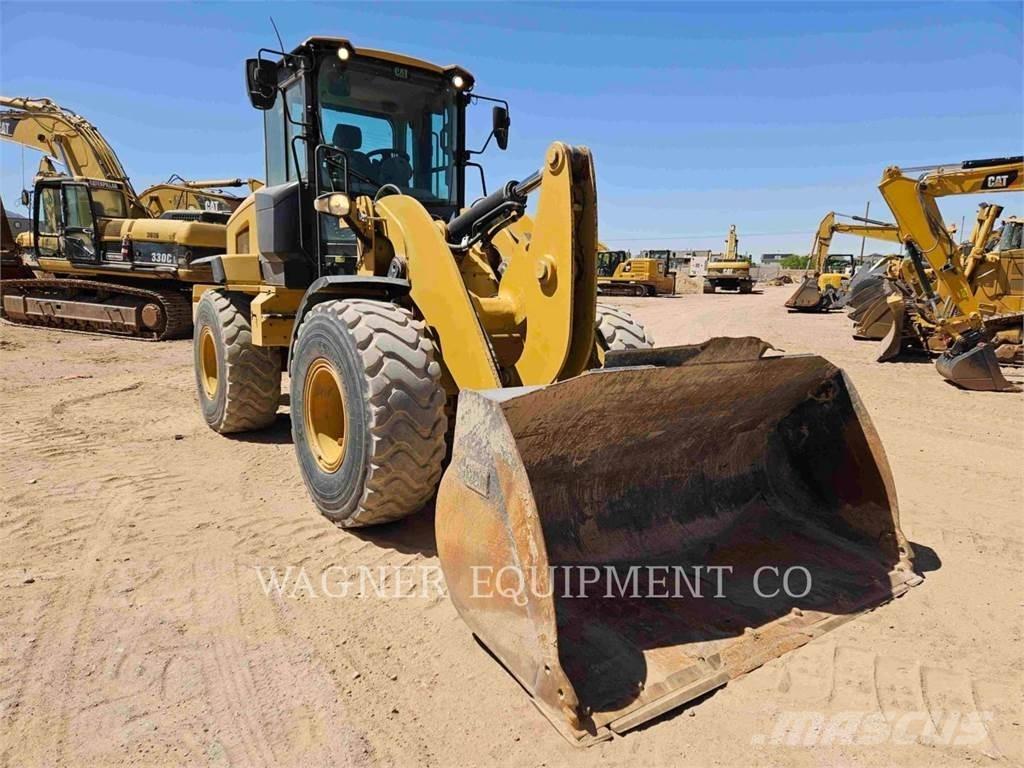 CAT 930M Rataslaadurid