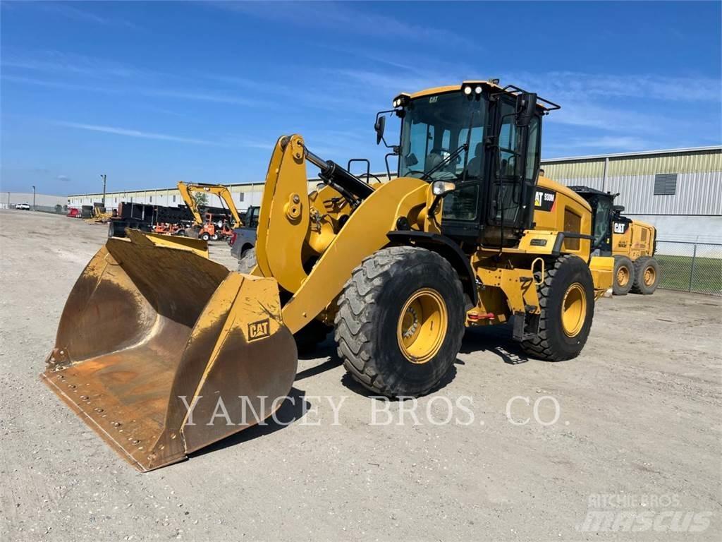 CAT 930M Rataslaadurid