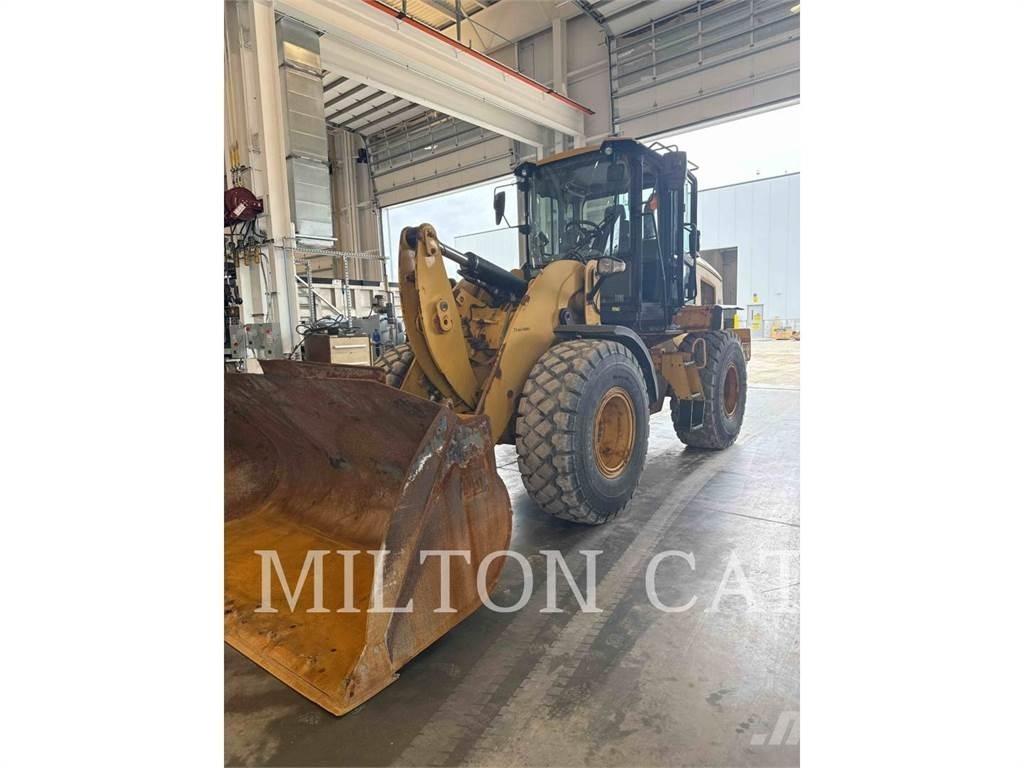 CAT 930M Rataslaadurid