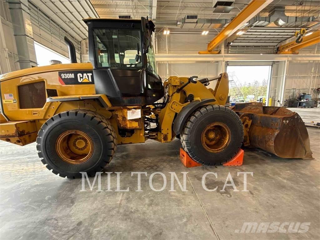 CAT 930M Rataslaadurid