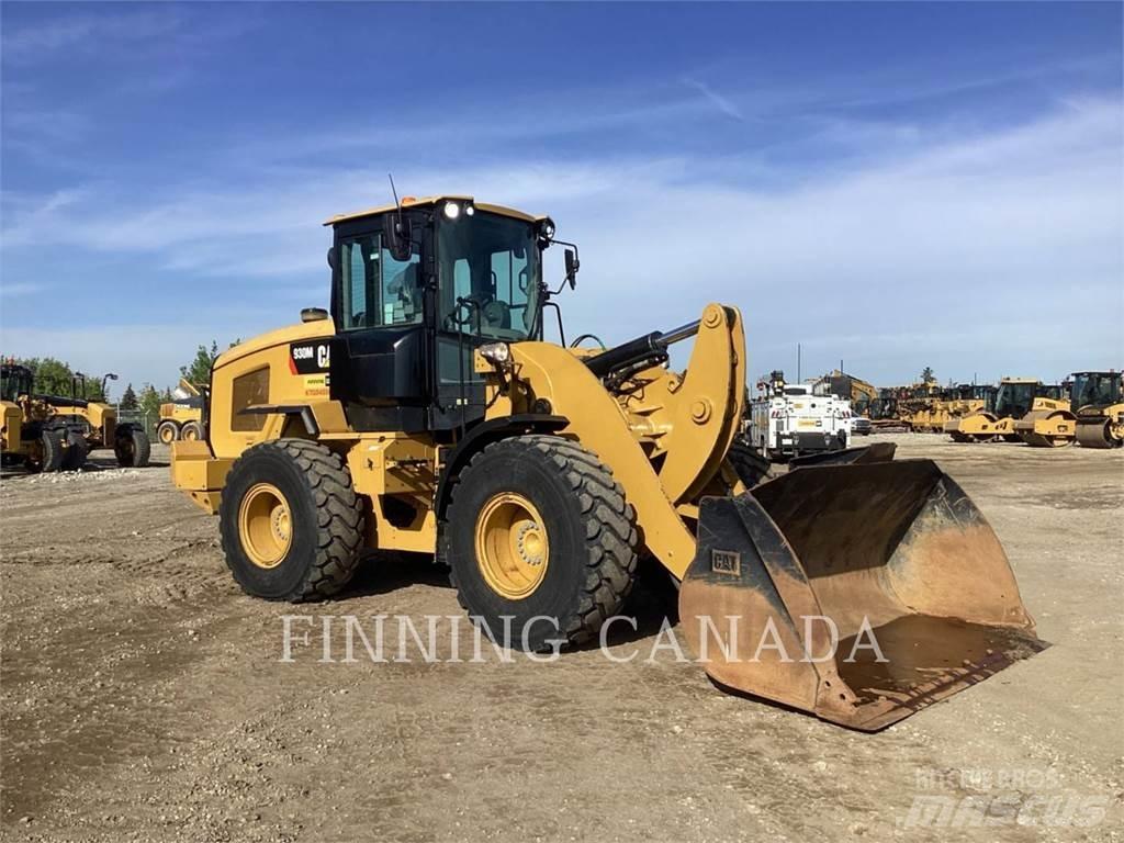 CAT 930M Rataslaadurid