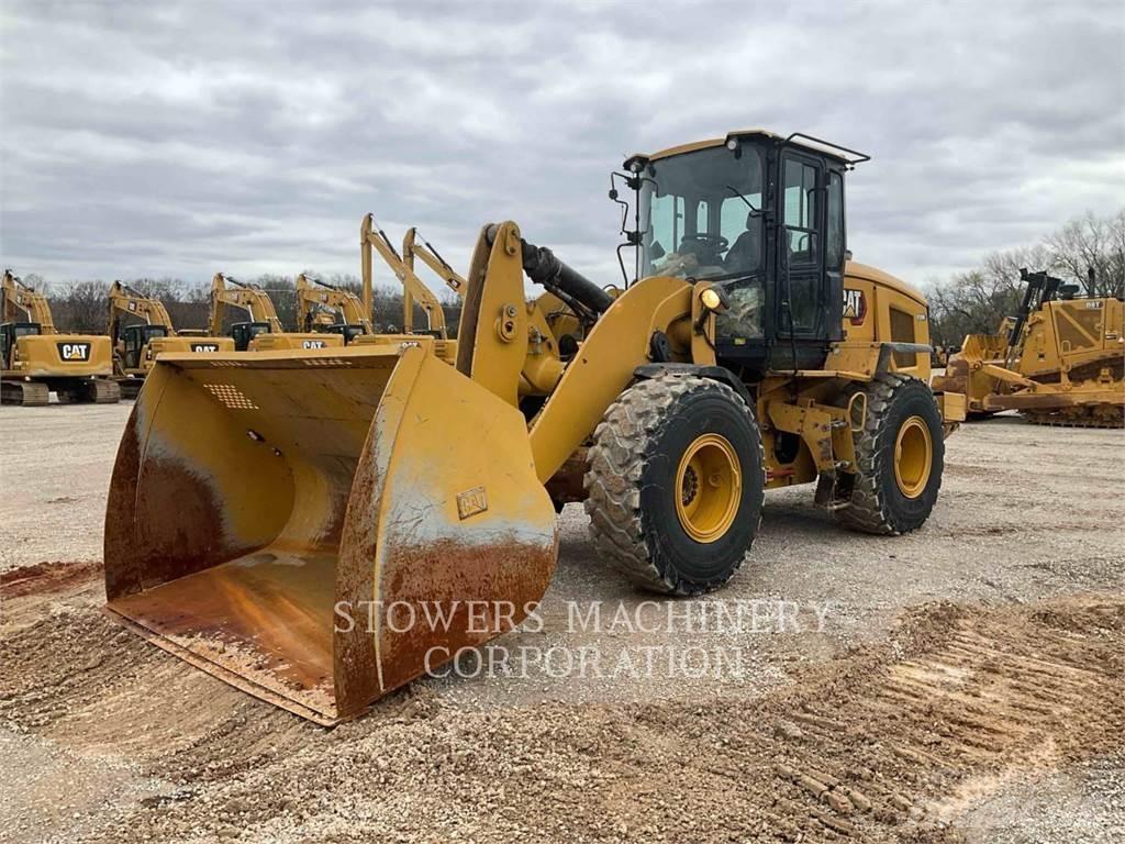 CAT 930M Rataslaadurid