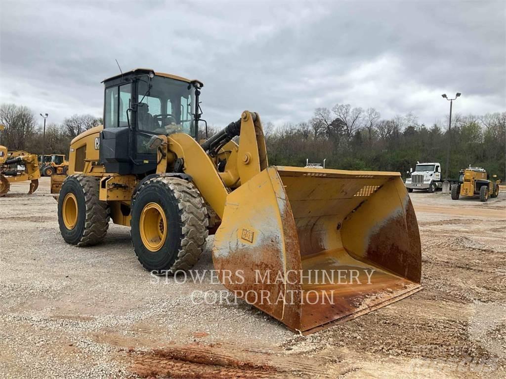 CAT 930M Rataslaadurid