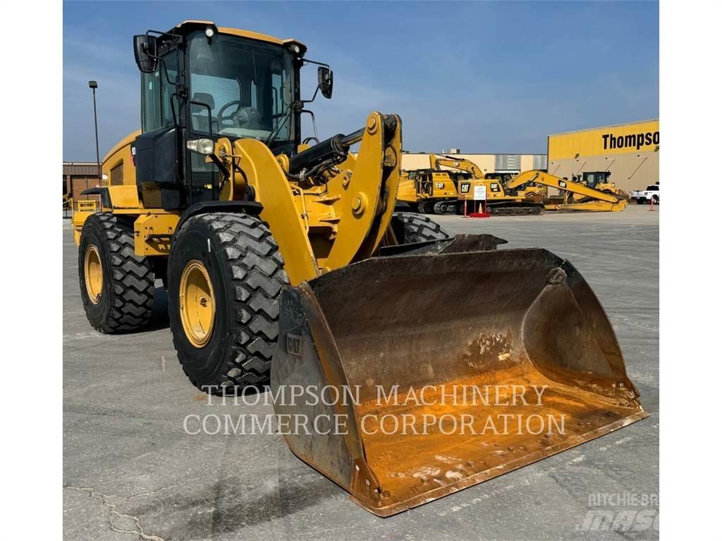 CAT 930M Rataslaadurid