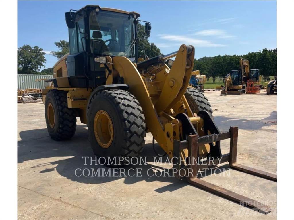 CAT 930M Rataslaadurid
