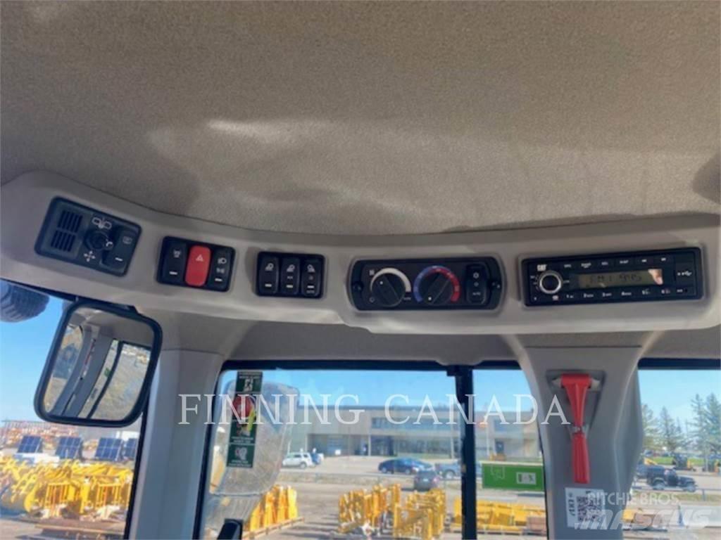 CAT 930M Rataslaadurid