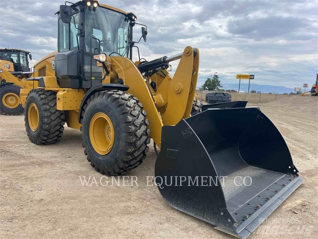 CAT 930M Rataslaadurid