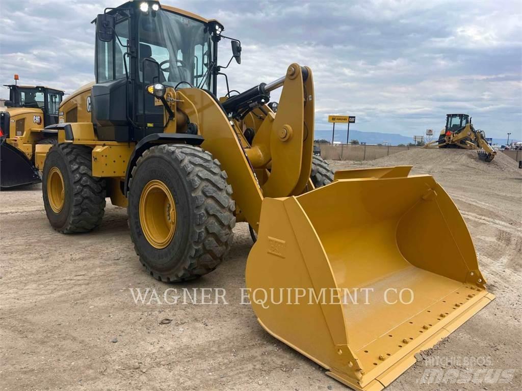 CAT 930M Rataslaadurid