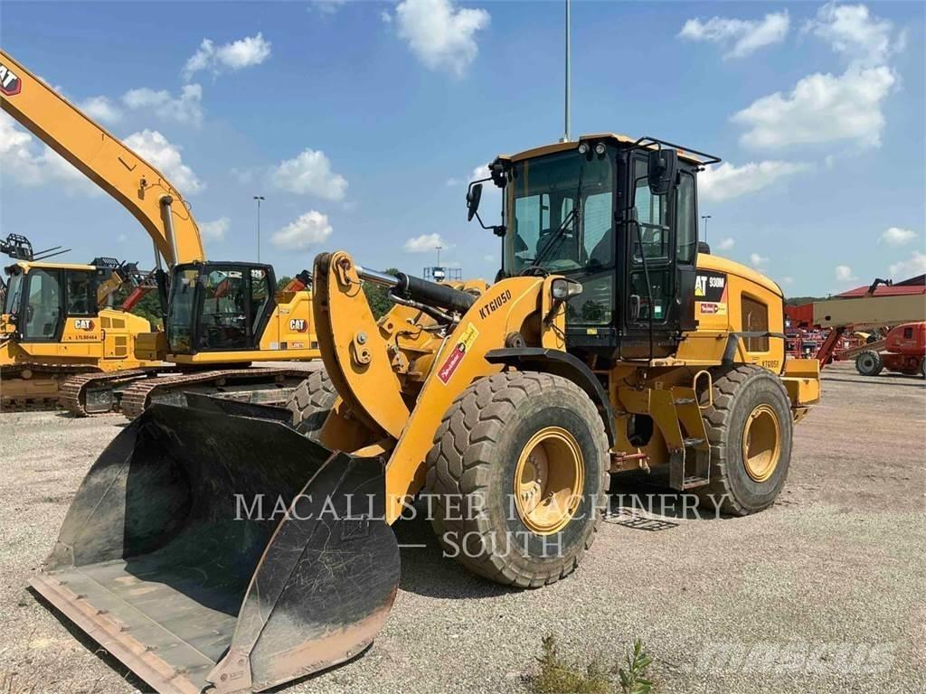 CAT 930M Rataslaadurid