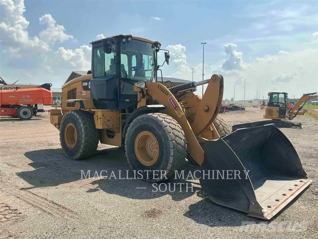 CAT 930M Rataslaadurid