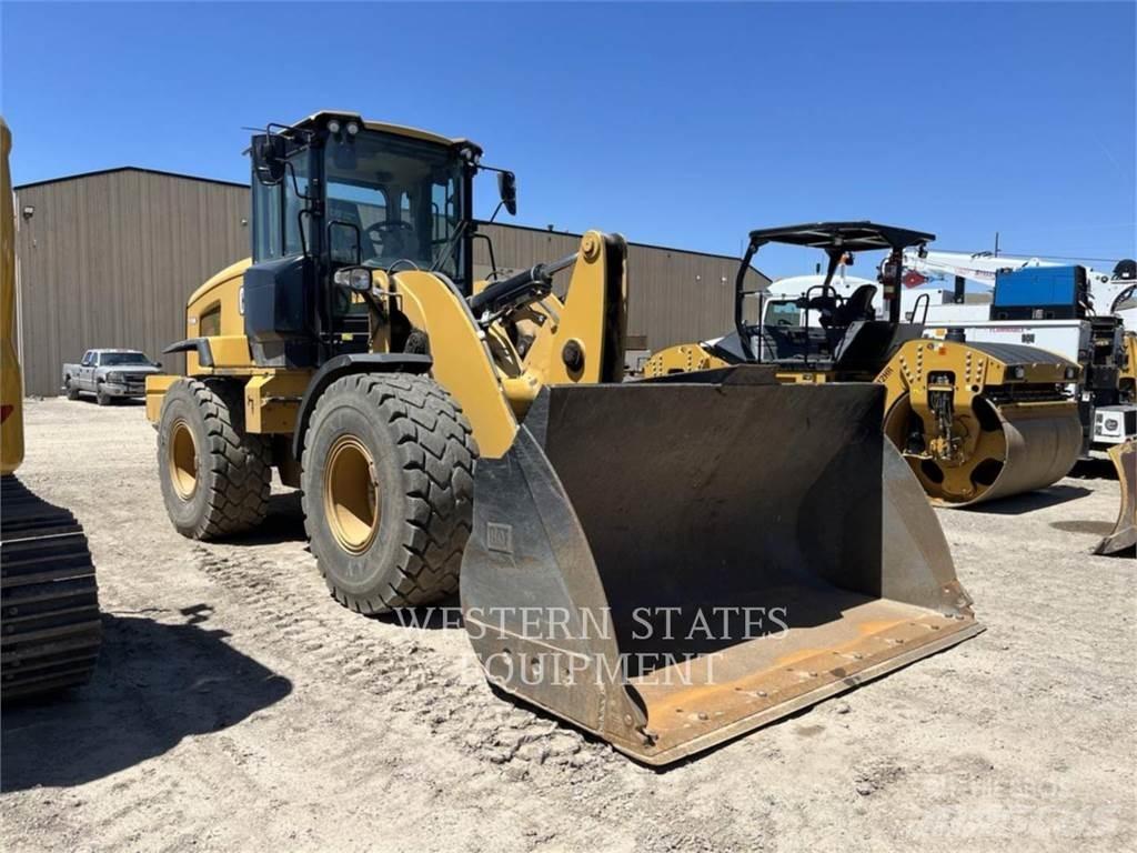CAT 930M Rataslaadurid
