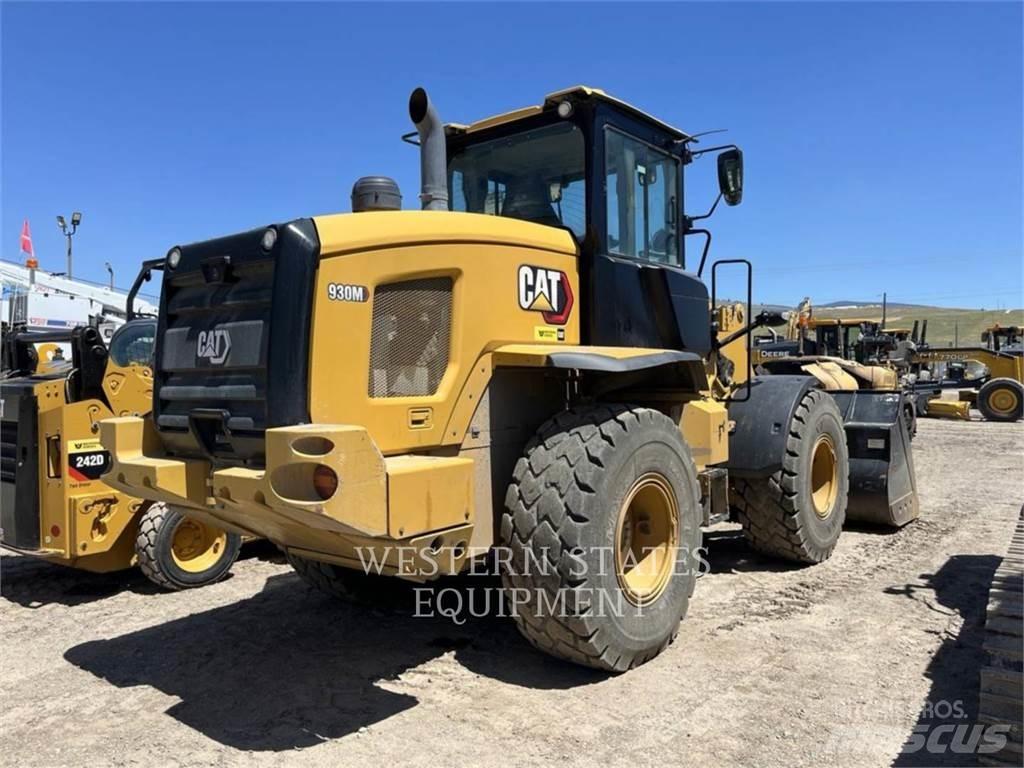 CAT 930M Rataslaadurid