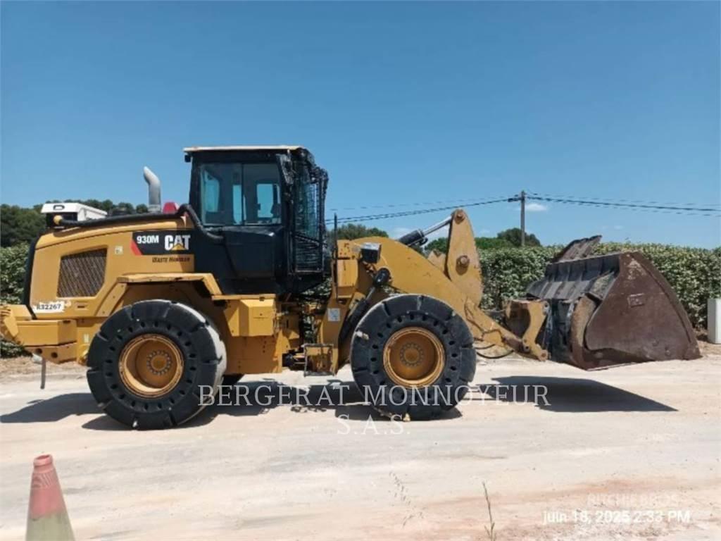 CAT 930M Rataslaadurid